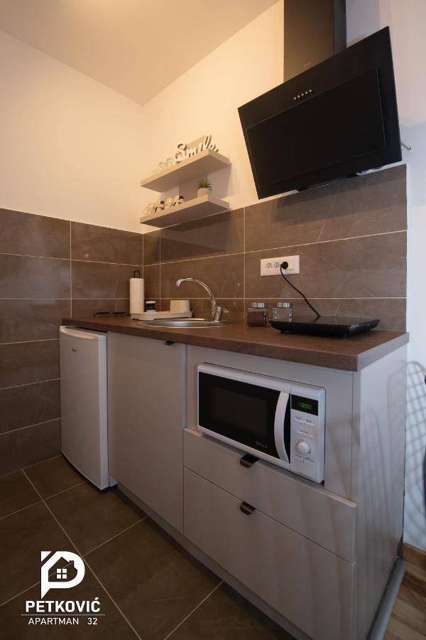 Petkovic Apartmani Studio32 雅戈丁那 外观 照片