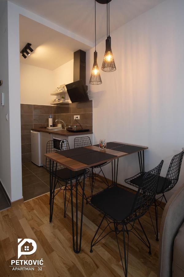 Petkovic Apartmani Studio32 雅戈丁那 外观 照片