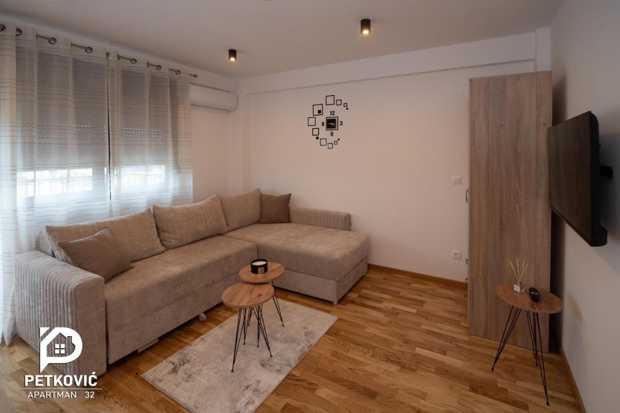 Petkovic Apartmani Studio32 雅戈丁那 外观 照片