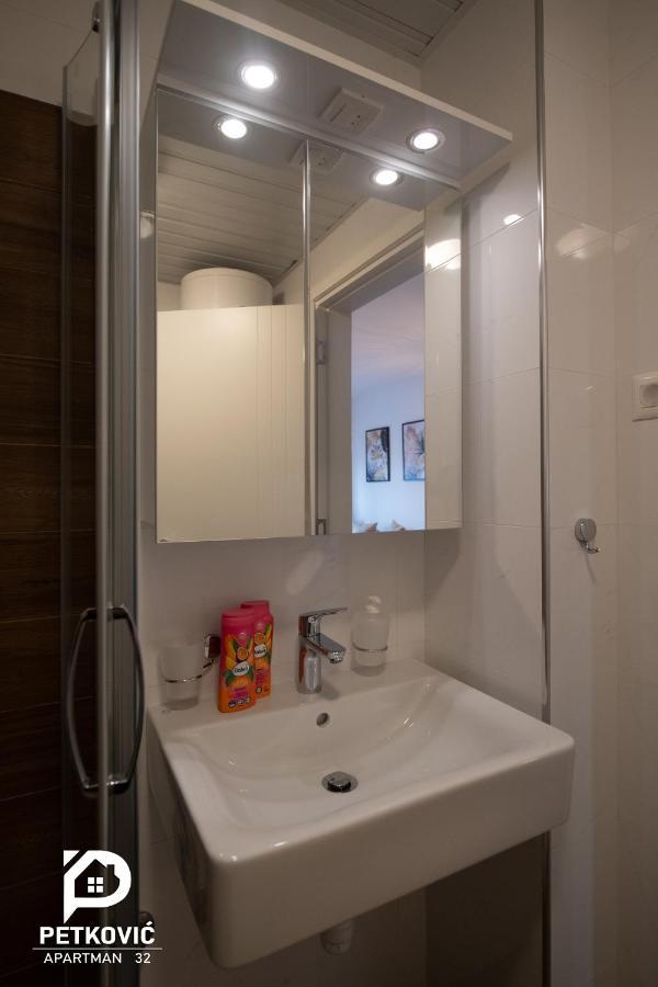 Petkovic Apartmani Studio32 雅戈丁那 外观 照片