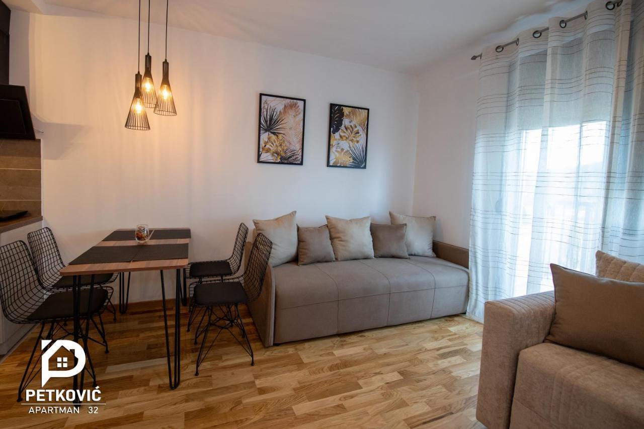 Petkovic Apartmani Studio32 雅戈丁那 外观 照片